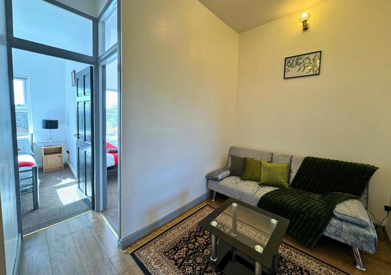 Cosy 2 Bed For Families With Free Parking